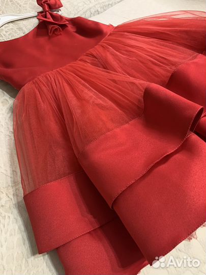 Шикарное платье для девочки 7-8 лет