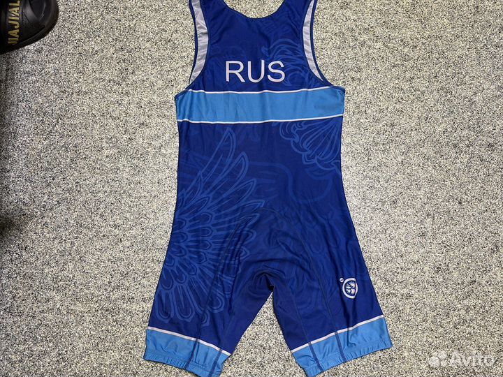 Продаю борцовское трико размер (М)