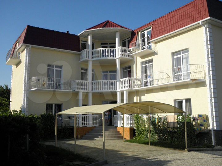 Дом 566 м² на участке 7,5 сот.