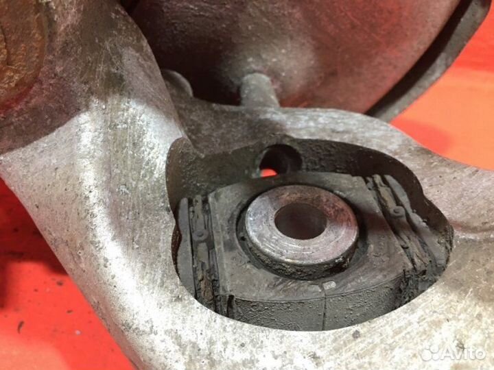 Кулак задний правый Audi A5 8T 1.8 cabd 2009