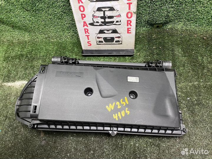 Корпус воздушного фильтра на Mercedes R-Class W251