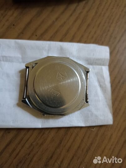 Часы электроника 52