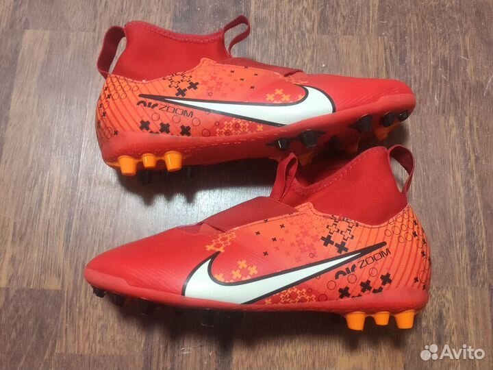 Футбольные бутсы nike детские