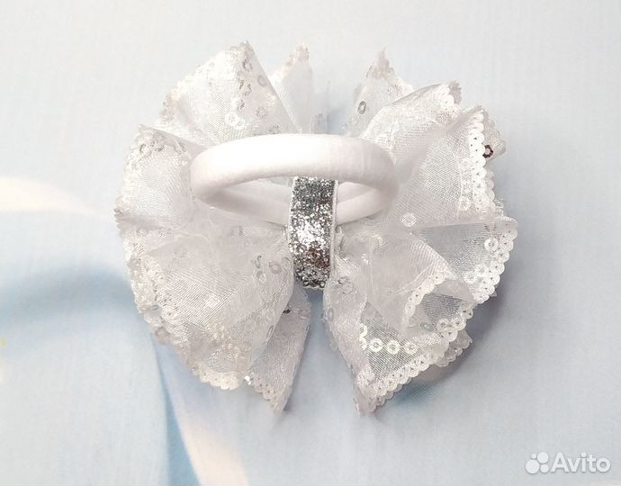 Бантики белые нарядные ручной работы