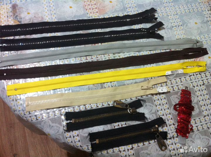 Вешалки, игольница, молнии