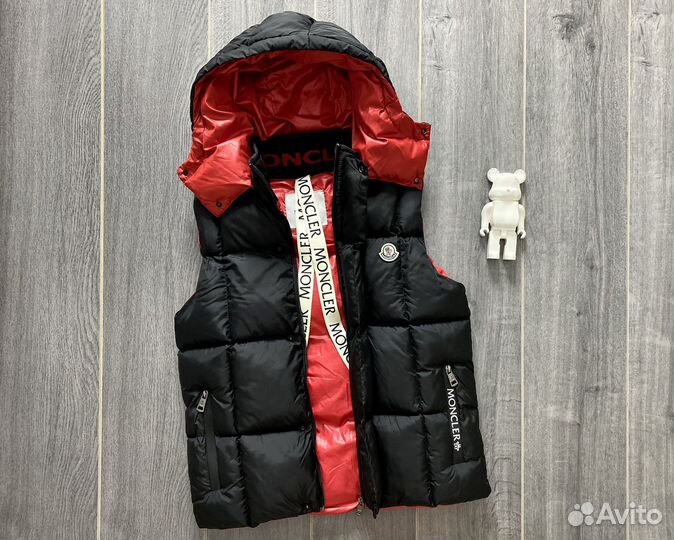 Мужская жилетка Moncler с капюшоном