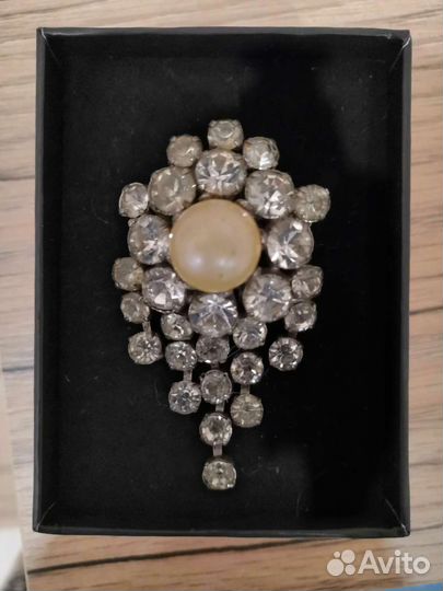 Винтажные броши, бусы, часы, подвеска