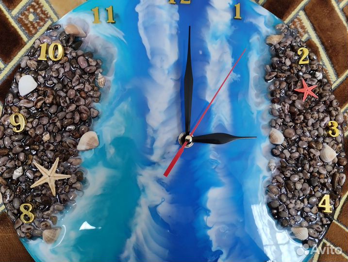 Часы электронные настенные