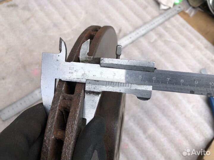 Тормозные диски передние на Volkswagen Passat B6