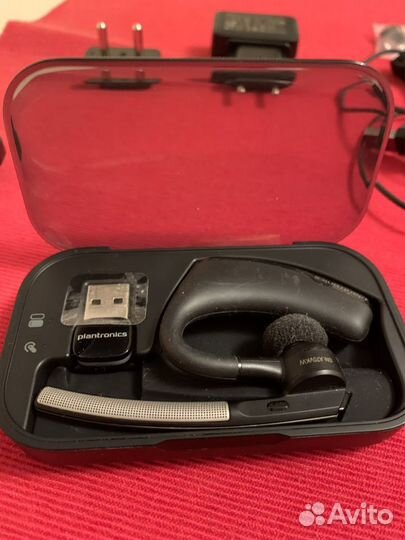 Bluetooth гарнитура plantronics новая