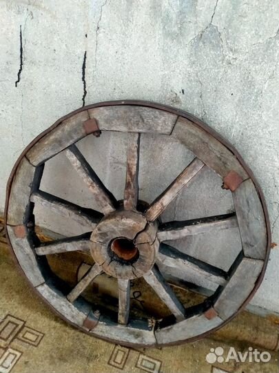 Старинное колесо от телеги. 66см. В интерьер