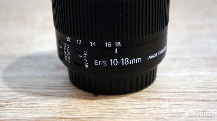 Объектив Canon EF-S 10-18mm f/4.5-5.6 IS STM