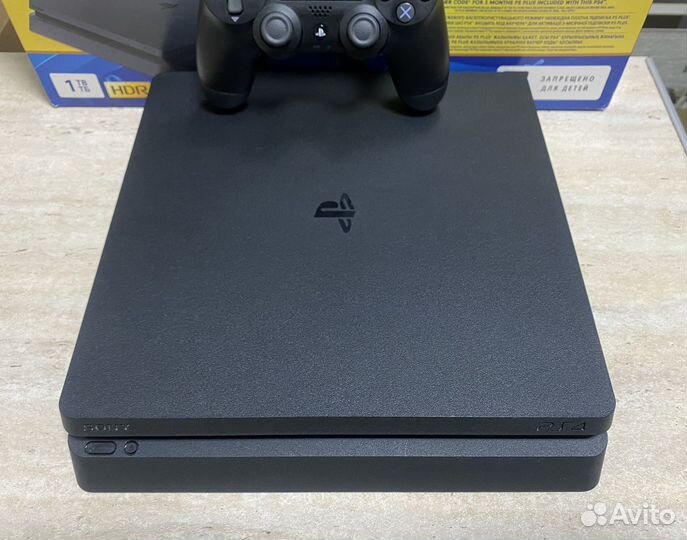 Sony PS4 Slim 1Tb (Cuh-2208B) в отличном состоянии