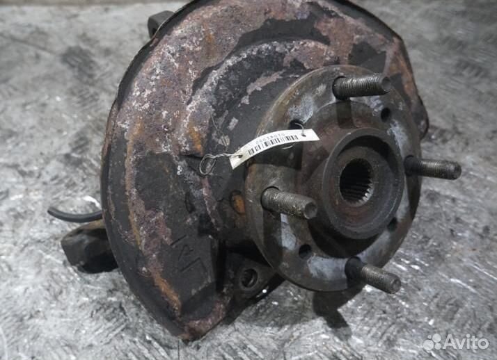 Цапфа/кулак поворотный передний левый Mitsubishi C