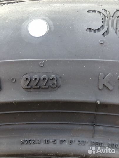 Pirelli Ice Zero 2 285/45 R22