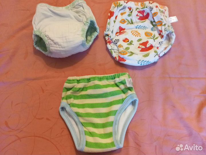 Детские многоразовые трусики, слюнявчики, уголок