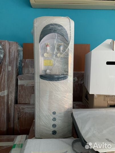 Кулер для воды напольный