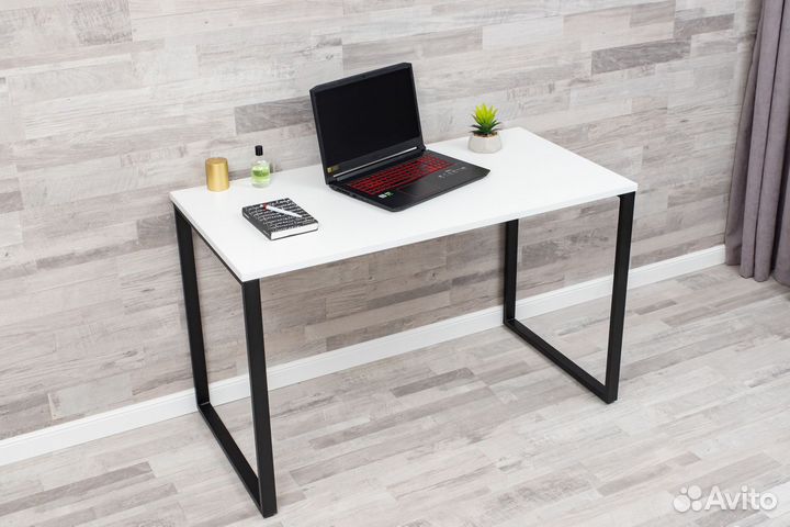 Письменный стол