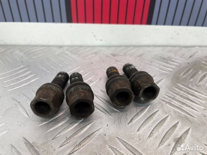 Болт Citroen C4 Picasso 2008 701601139B