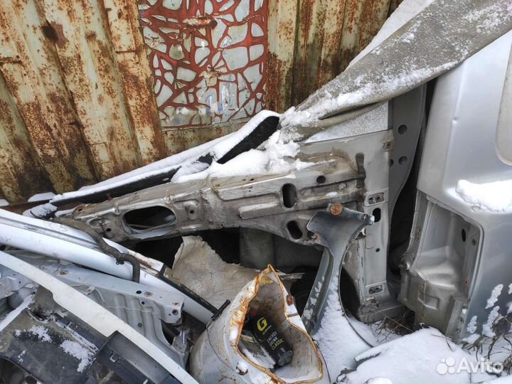 Infiniti QX56 JA60 кузов пиленный по частям