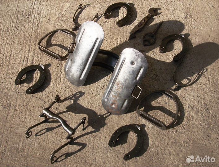 Старинный обвес на коня, всадника