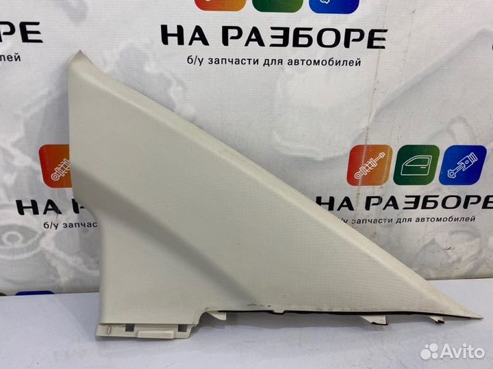 Накладка на стойку внутренняя задняя правая Mazda