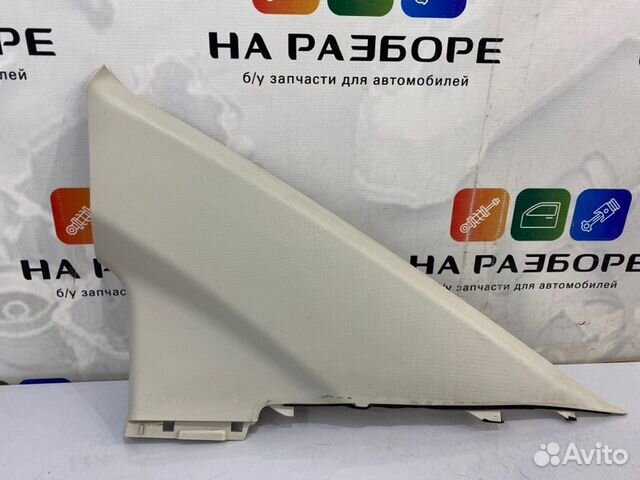 Накладка на стойку внутренняя задняя правая Mazda