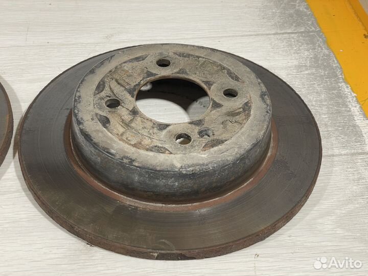 Тормозные диски задние на Hyundai solaris 1