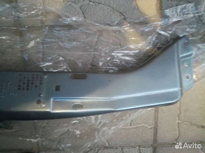 Верхняя планка телевизора радиатора mercedes w210