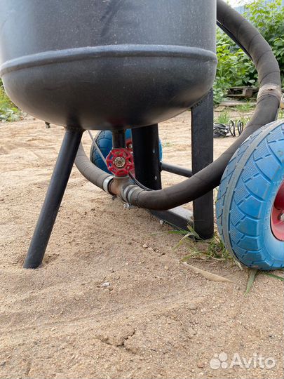 Пескоструйный напорный аппарат