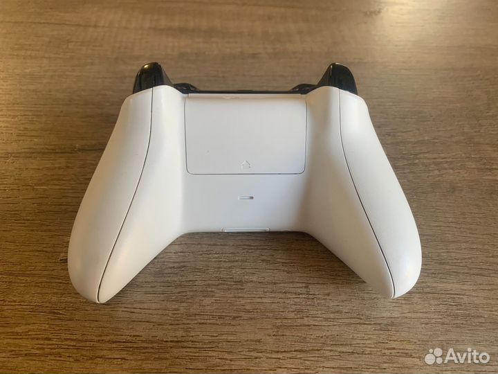 Геймпад Xbox one s model 1708