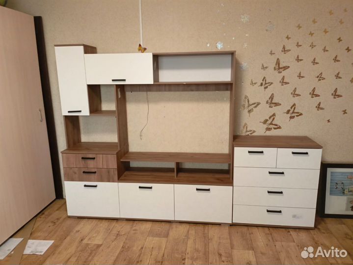 Стенка горка в гостинную