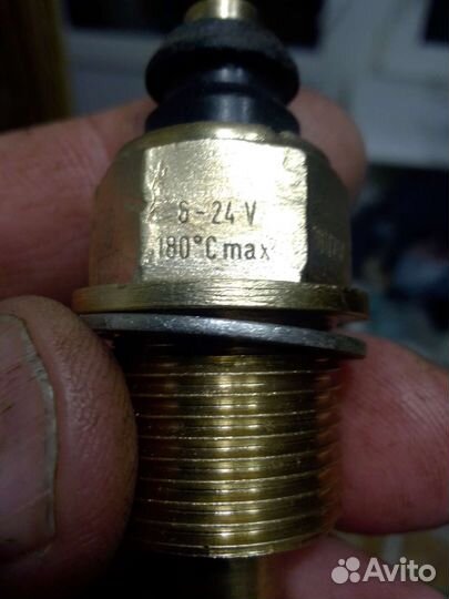 Датчик температуры масла ауди 035 919 521 В