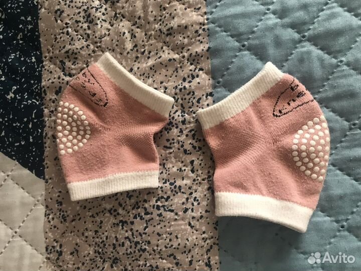 Защитная накладка на спину ребенка и наколенники