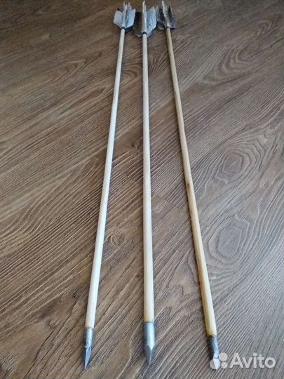 Стрелы и колчан для лука