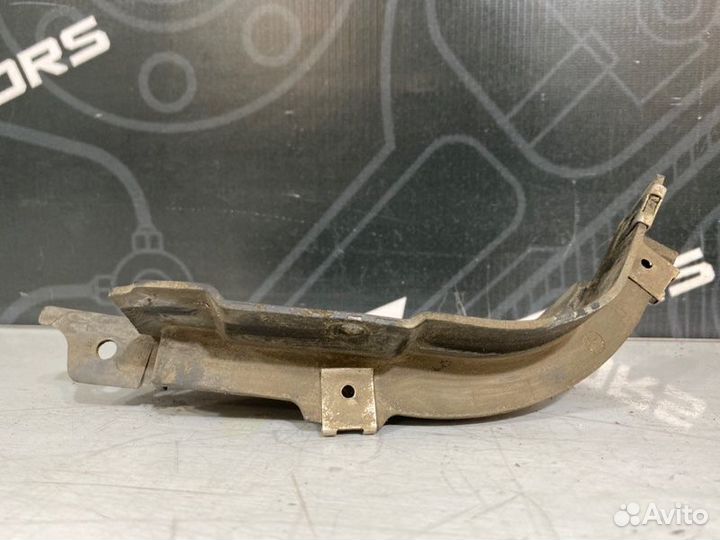 Щиток задний правый Audi A4 B6 ASN 2004