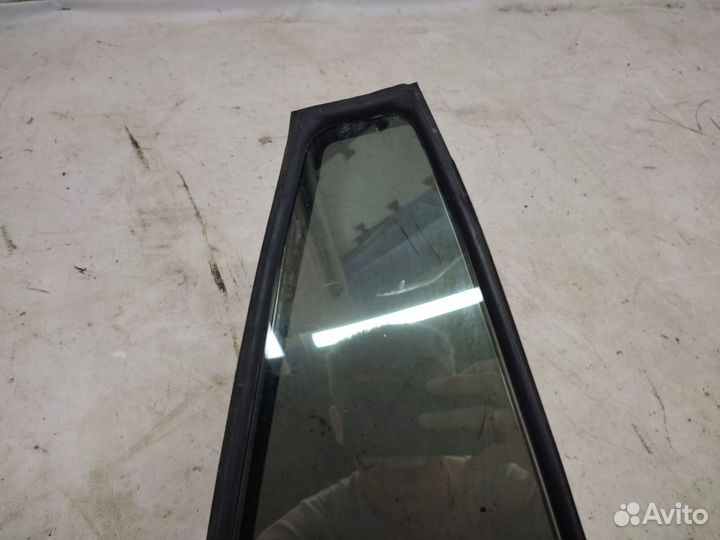 Стекло двери заднее правое Toyota Rav4 XA30