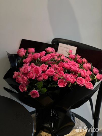 Розы оптом диантусы кустовая роза букет опт