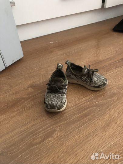 Кроссовки детские