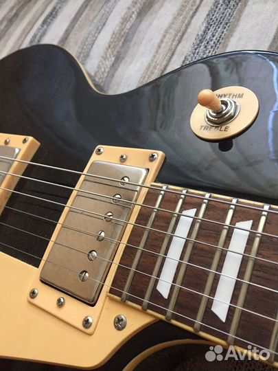 Электрогитара Santana Les Paul