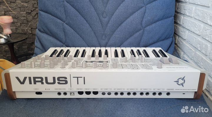 Access Virus TI2 Polar
