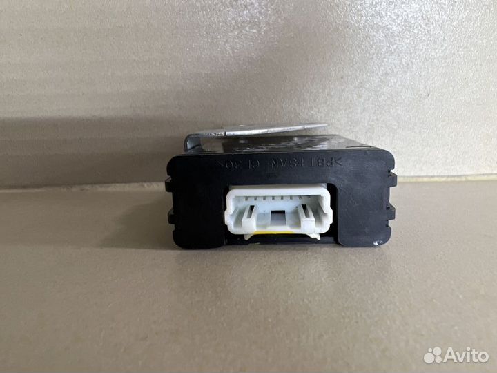 Блок управления дверью Toyota Crown Majesta 186