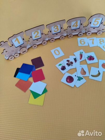 Паровозик деревянный