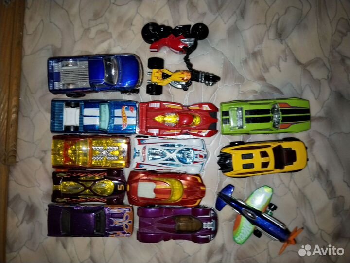 Модельки hot wheels