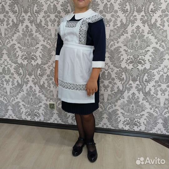 Белый школьный фартук