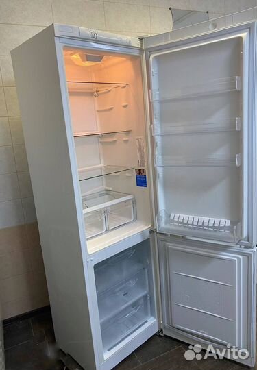 Холодильник indesit