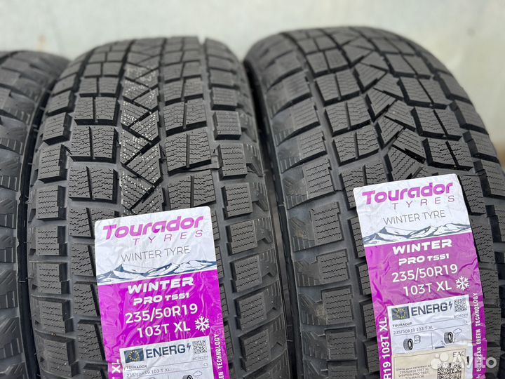 Tourador Winter Pro TSS1 235/50 R19 103T