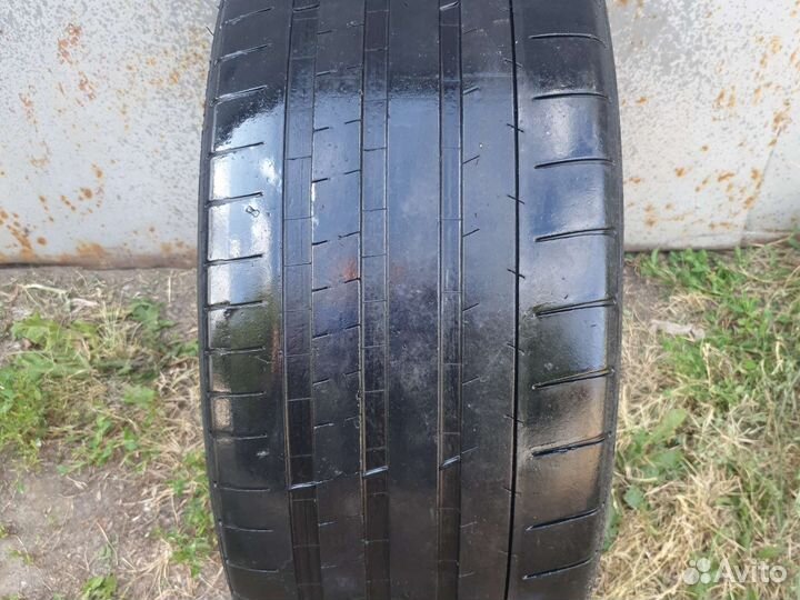 Michelin Pilot Super Sport 235/40 R19