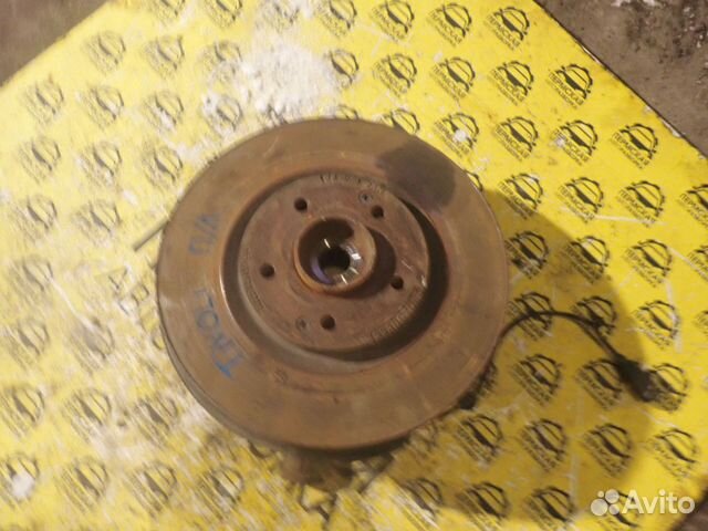 Кулак передний левый SsangYong Tivoli