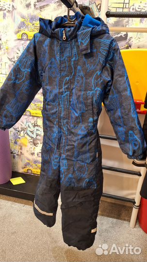 Продаётся детский зимний комбинезон Lassie
